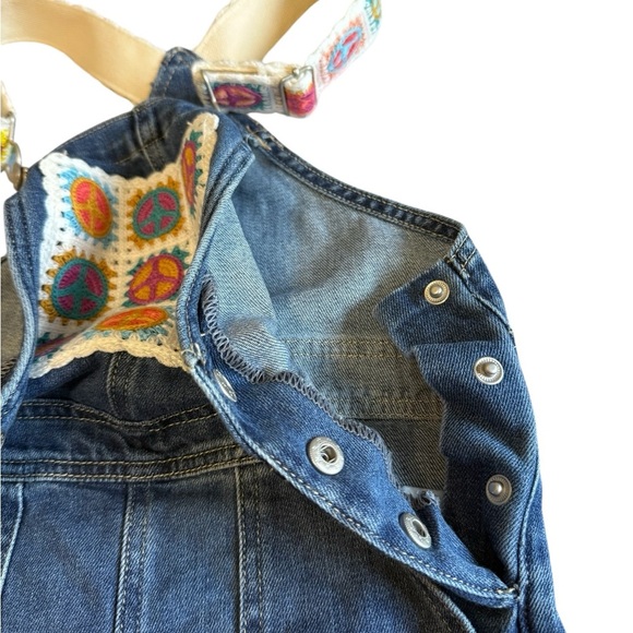 NEW Girls Tractr White Crochet Patch Multi Color Peace ☮️ Denim overalls Indigo - Picture 9 of 16